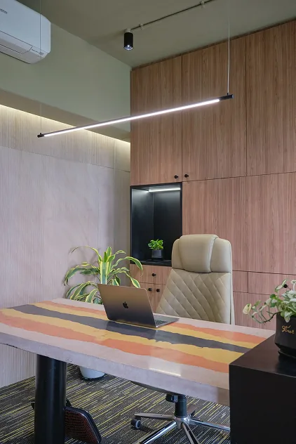 Private cabin display nook with pendant lighting