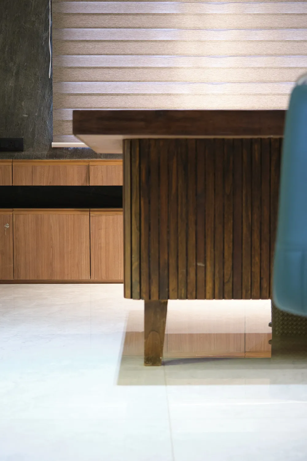 Desk detail 2