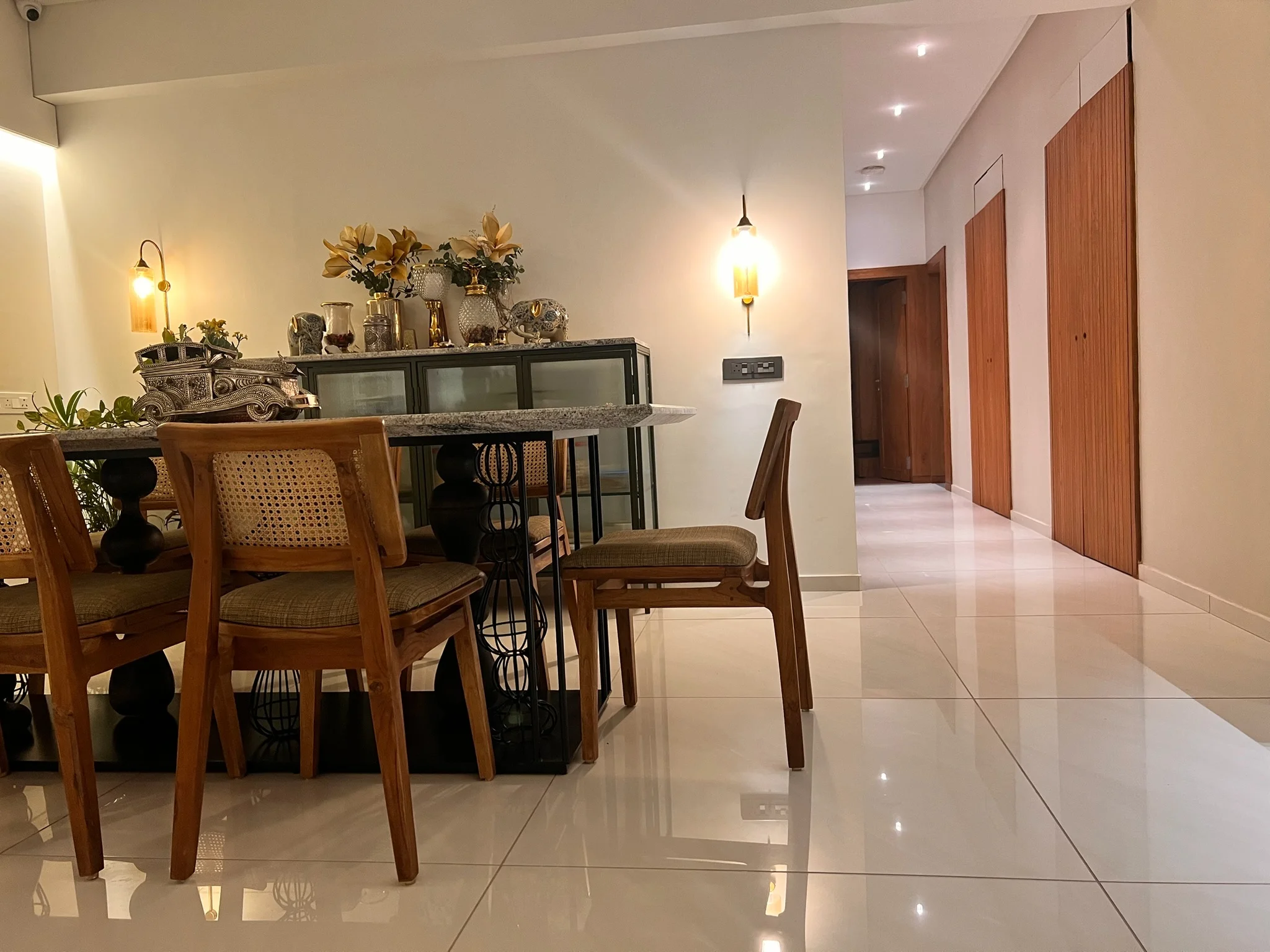 Dining area corridor view