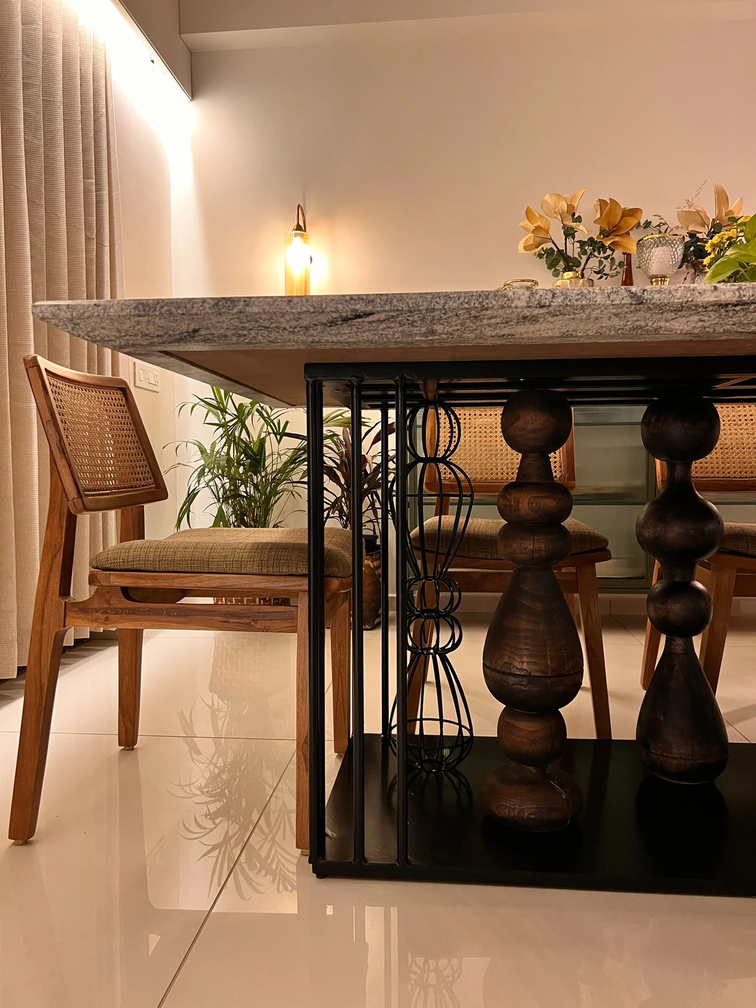 Dining table base with wooden finial legs